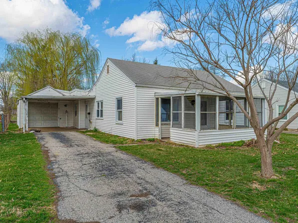 1426 3rd St, Lincoln, IL 62656