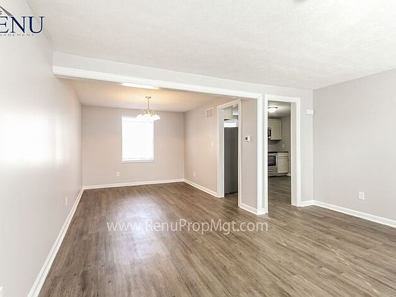 3rd image of 326 Greenlee Dr