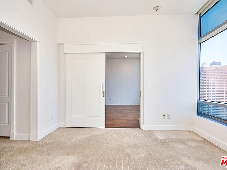 900 W Olympic Blvd #31E — Photo 21
