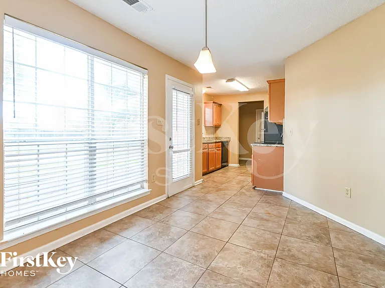 7382 Wendy Way — Photo 5