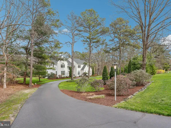 6 Stowe Dr, Shamong, NJ 08088