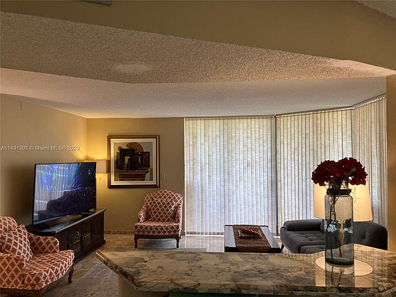 5th image of 15645 Collins Ave APT 602