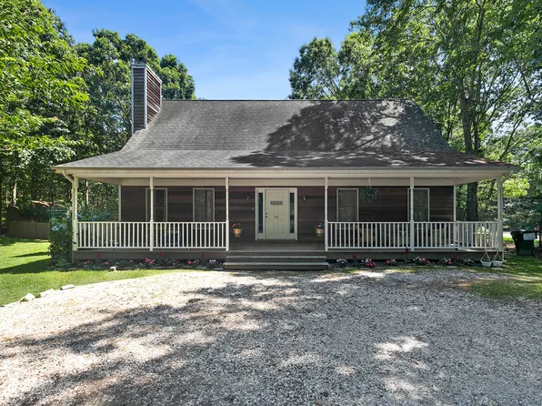 34 Old Fish Cove Rd, Southampton, NY 11968