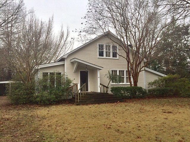 1st image of 317 Woodlawn Dr
