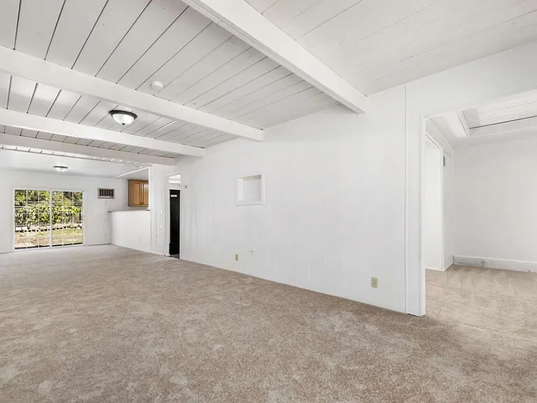 1024 Tyler St — Photo 11