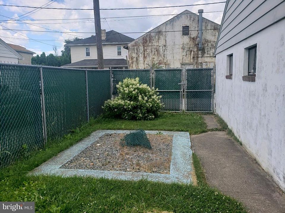 2nd image of 328 S Sherman St