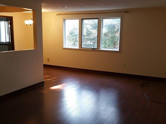 3rd image of 10 Cambridge Sq APT G