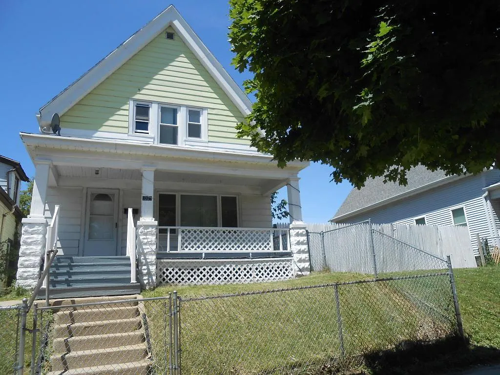 3223 N 23rd St photo 1