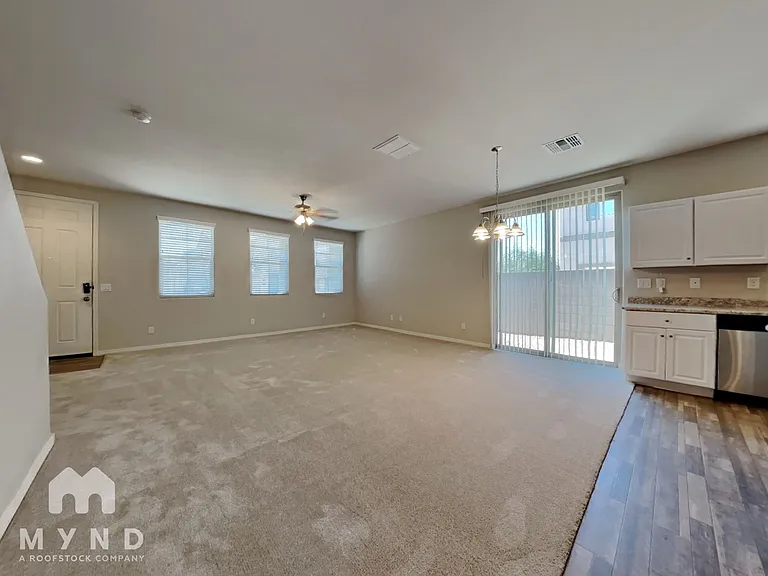 5420 W Albeniz Pl — Photo 5