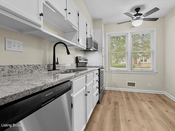 5th image of 10412 Christina Ct