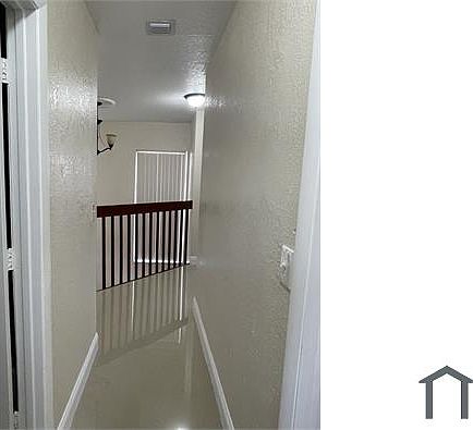 5th image of 636 NE 195th St