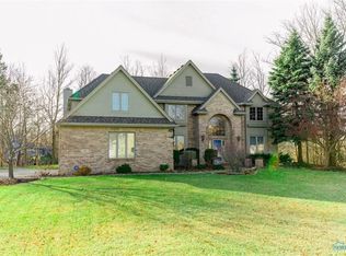 89 E Back Bay Rd, Bowling Green, OH 43402