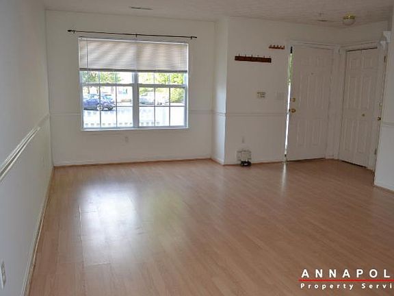 5th image of 40 Ironstone Ct APT E