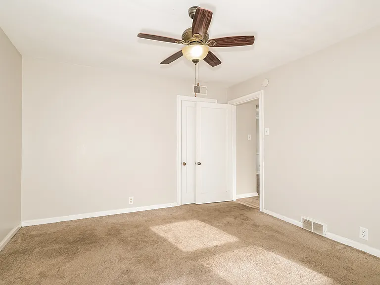 1086 Wilshire Ave — Photo 6