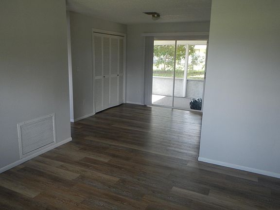 3rd image of 2109 W Howard Pl
