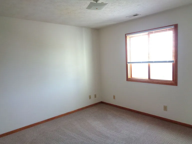5418 W Redberry Ln — Photo 4