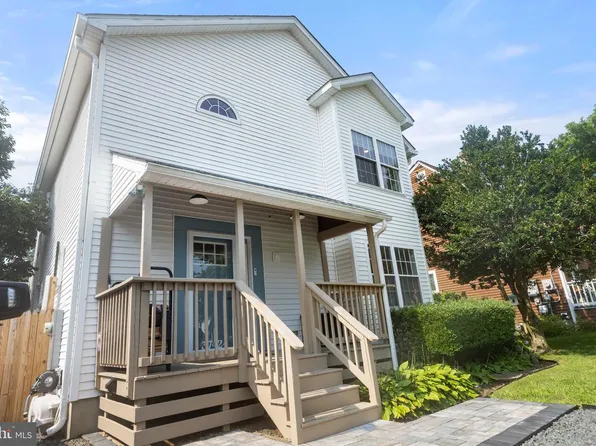 37424 1st St, Rehoboth Beach, DE 19971