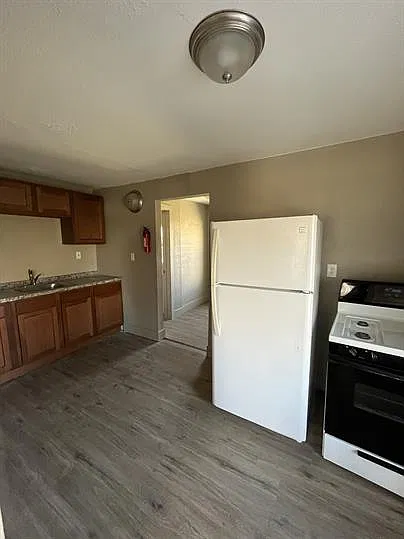 2 bed, 808 sqft, $1,100 — Photo 4