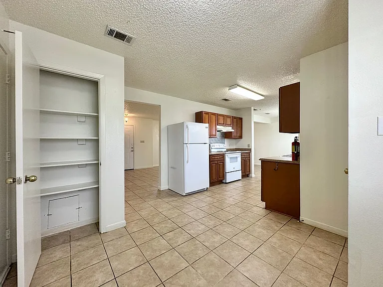 5010 White Rock Dr — Photo 8