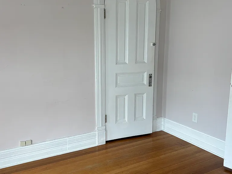 26 Hart St #1 — Photo 16