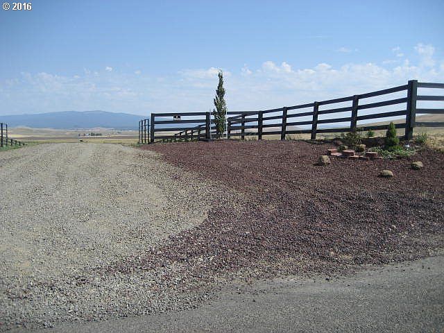 2nd image of 3 String Street Rd