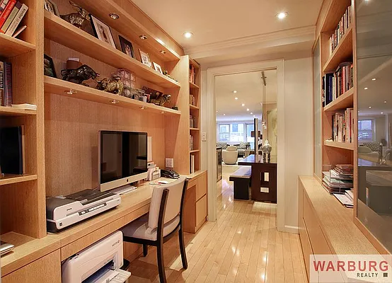 Sold by Warburg | media 6