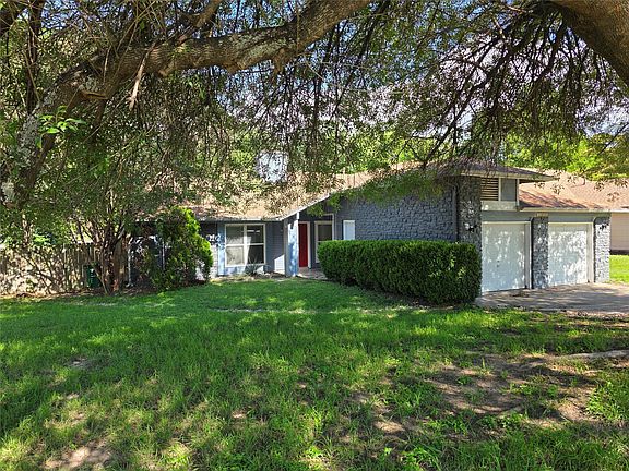 3rd image of 11815 Lochridge Dr