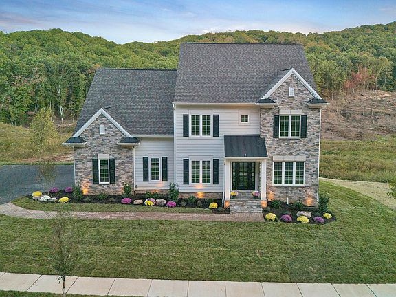 3rd image of 1009 Wilton Park Dr SW