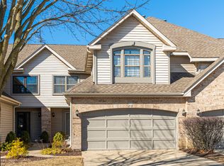 216 Springdale Ln, Bloomingdale, IL 60108