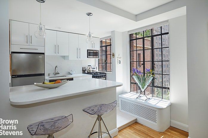 1st image of 333 E 43rd St APT 1008