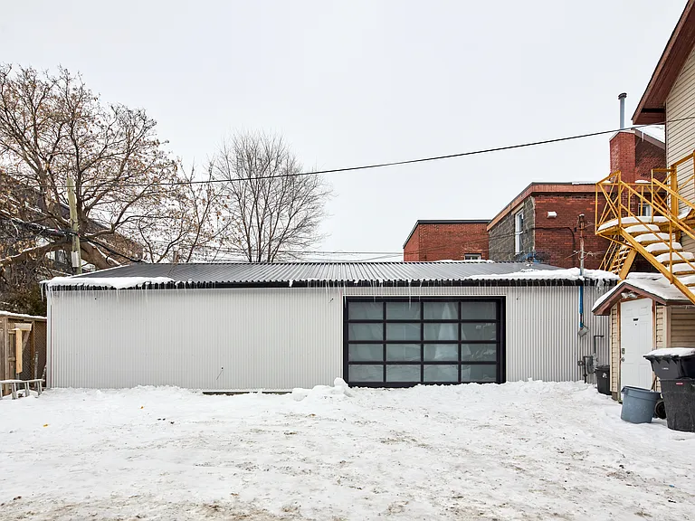 329 Catherine St — Photo 11