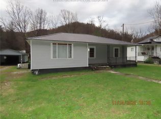 2215 Witcher Creek Rd, Belle, WV 25015