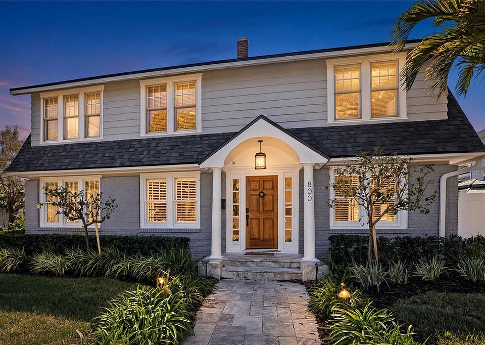 1st image of 800 18TH AVENUE N