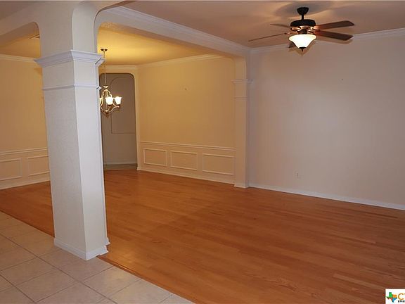 4th image of 303 Rolling Hills Dr