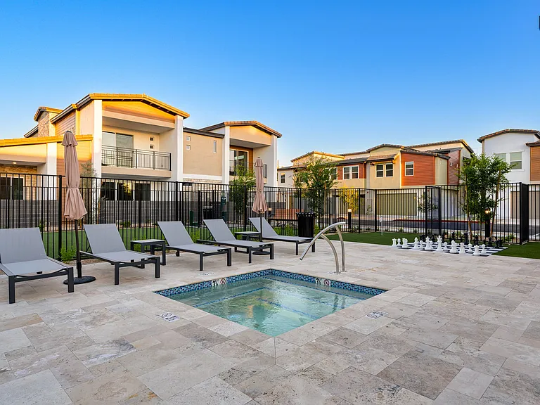 Veneto Townhomes — Photo 17