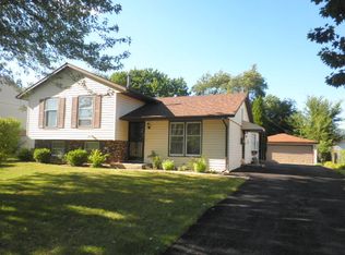 35W912 Crispin Dr, Elgin, IL 60123