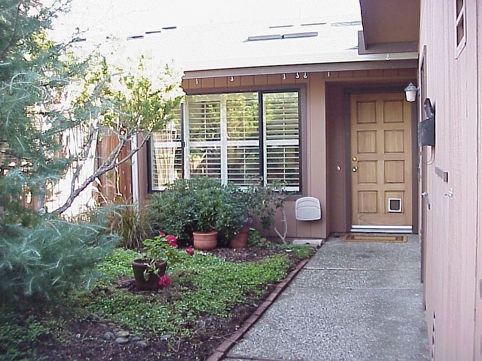 1st image of 80 Park Ln