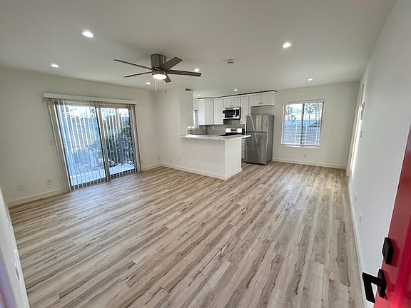 2nd image of 5050 Santa Monica Ave #14