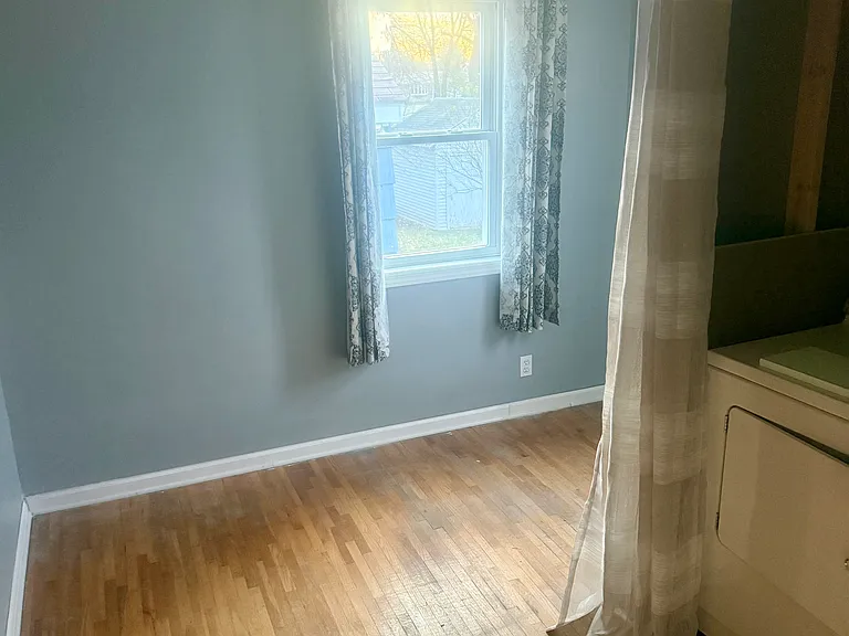 1240 Northern Ave — Photo 9