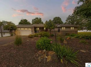 58560 Kirkwood Rd, Mankato, MN 56001