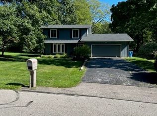 833 Bridlewood Dr, Akron, OH 44321