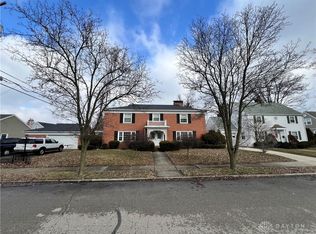 15 Schneider Dr, Fairborn, OH 45324