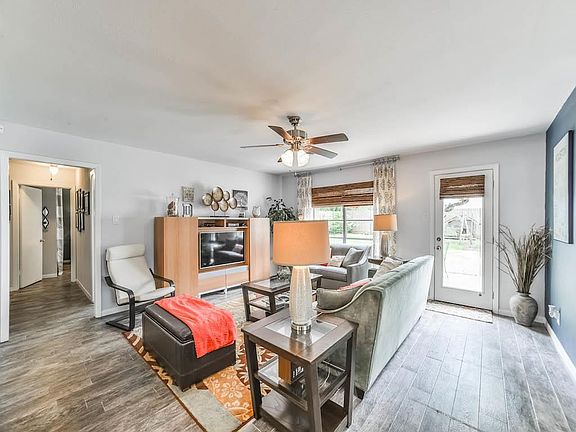 4th image of 2206 Droxford Dr