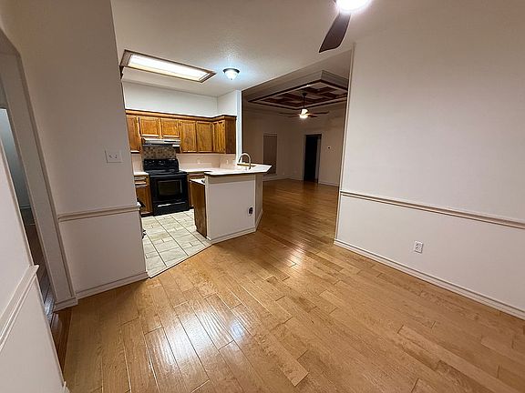 5th image of 14729 Powell Dr