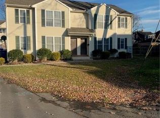 38 Vincent St, West Hartford, CT 06119
