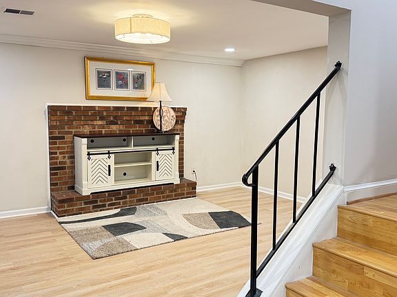 4th image of 3903 Franconia Rd