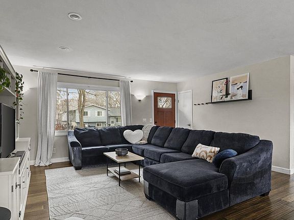 4th image of 6305 Jacobs Way