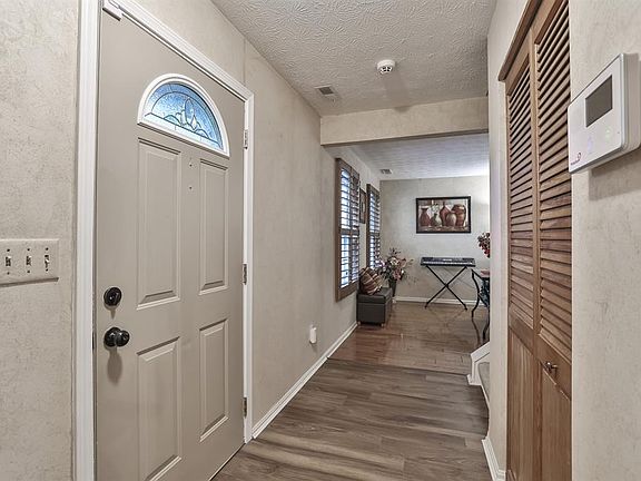 4th image of 120 Chapel Hill Dr #120