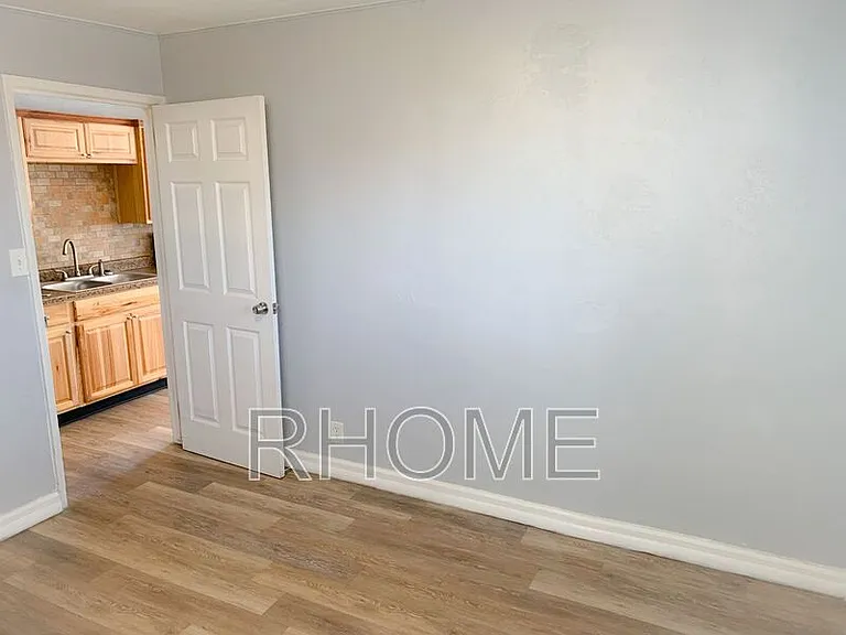2725 S Edison St #1 — Photo 8