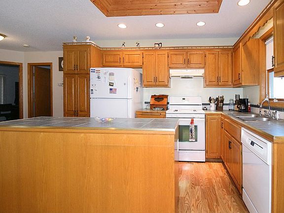 2nd image of 325 Wagner Way